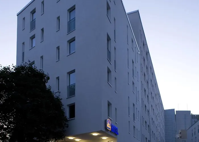Premier Inn Berlin City Spittelmarkt Hotel 3*